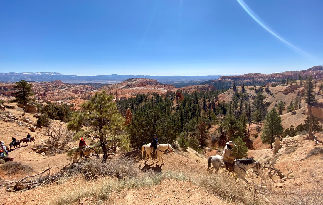 Horseback riders at Bryce Canyon